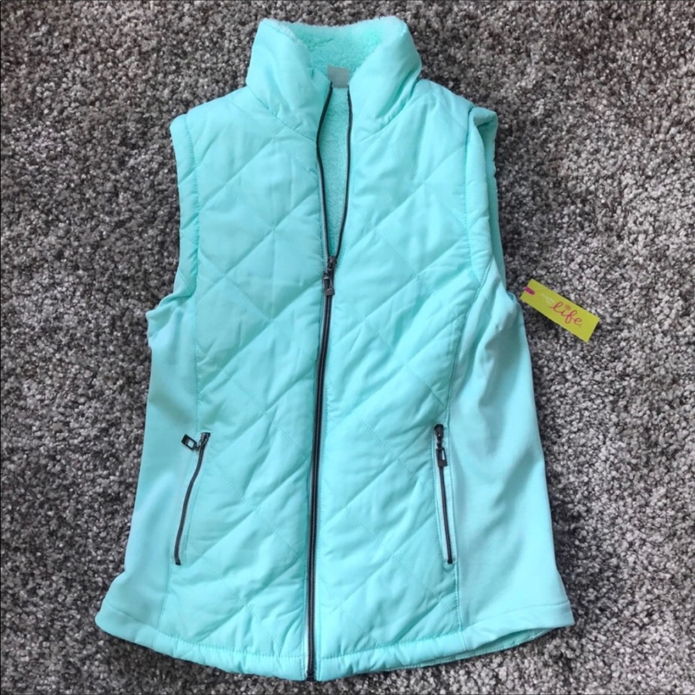 Made For Life Vest. NWT. Size small